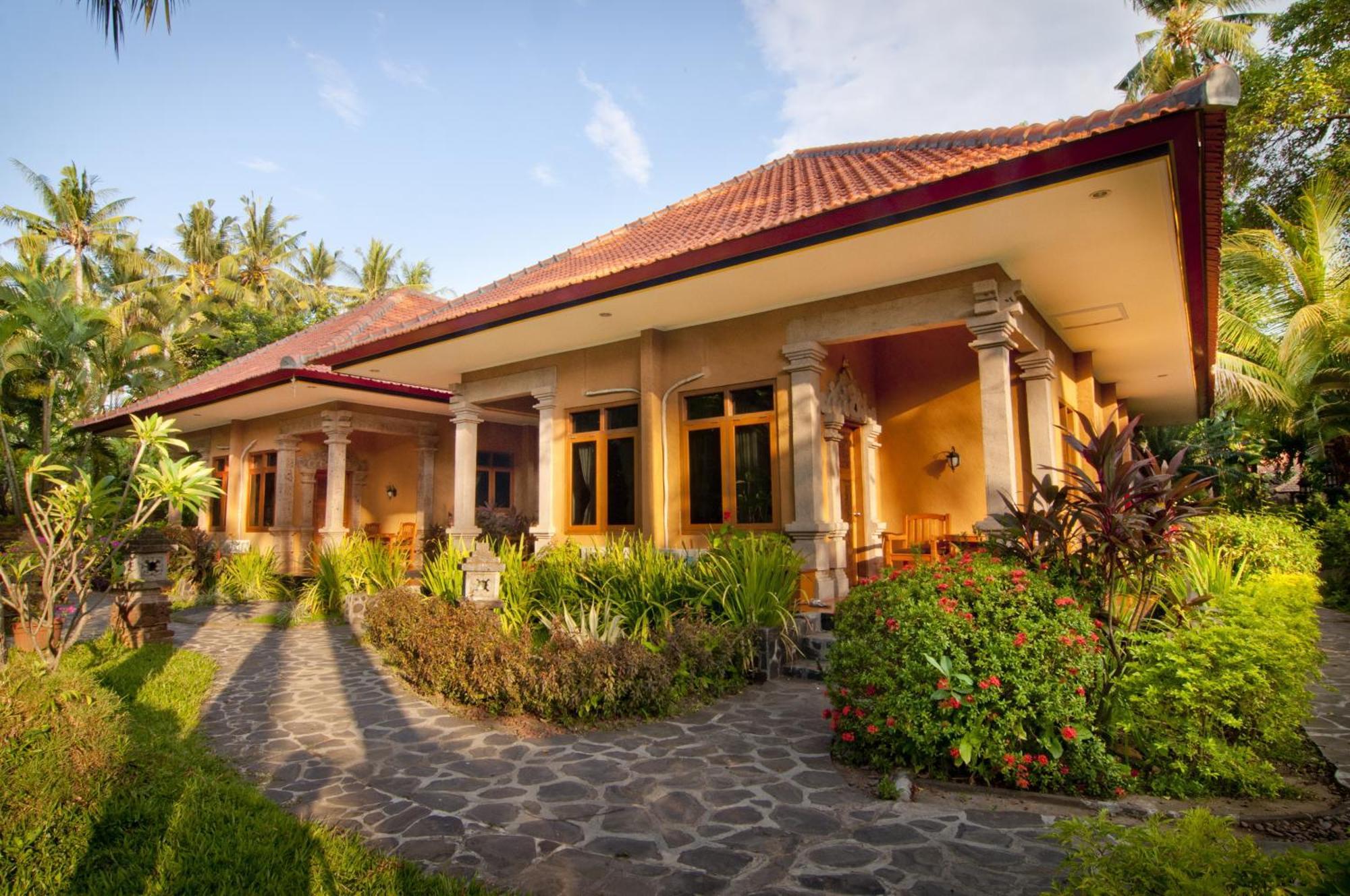 Banyualit Spa 'N Resort Lovina Exterior photo